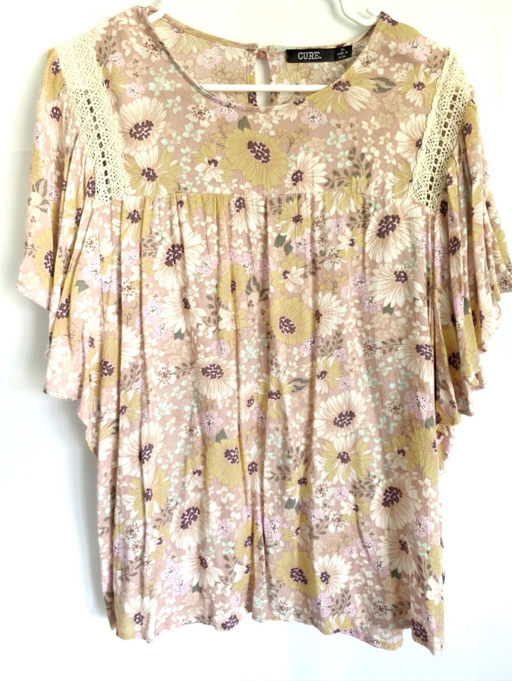 BOHO Cure. Brand Flutter Sleeve Top XL